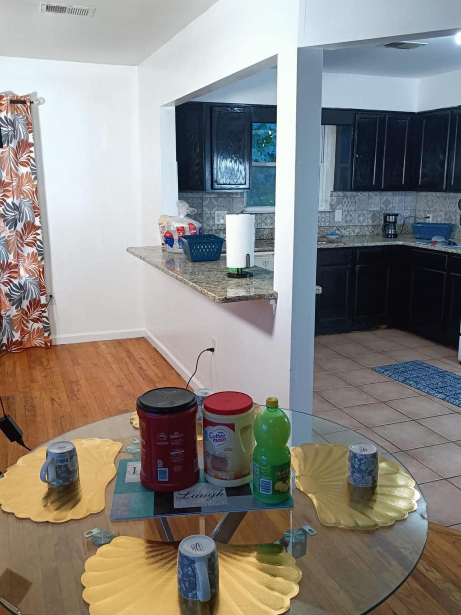 Fada Guest House - 38 Yates Ave Нюарк Екстериор снимка