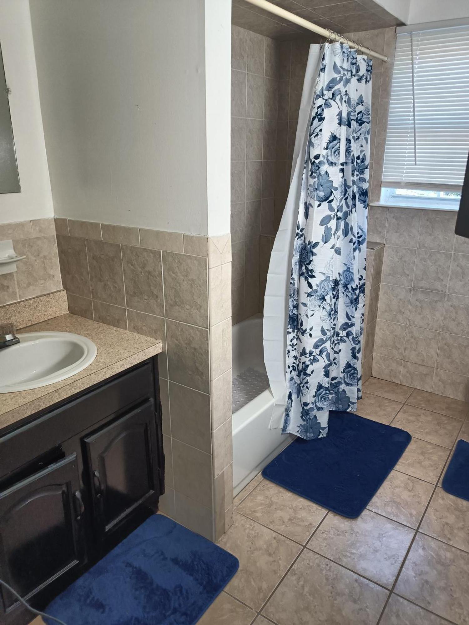 Fada Guest House - 38 Yates Ave Нюарк Екстериор снимка