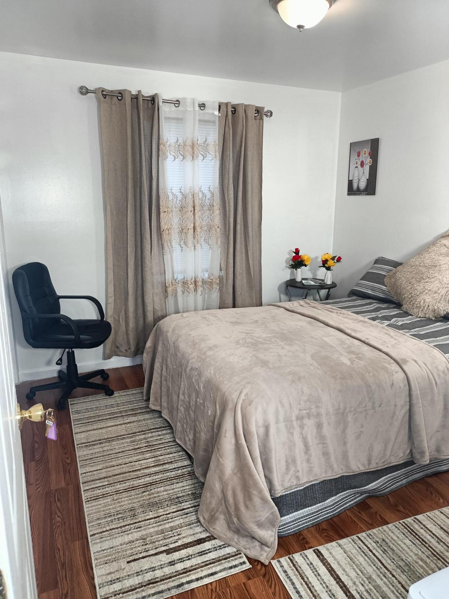 Fada Guest House - 38 Yates Ave Нюарк Екстериор снимка